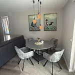 Wilhelmines Hafenliebe Am Park Mit Balkon, Netflix, & Privatparkplatz Apartamento Wilhelmshaven