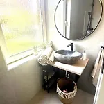 Wilhelmines Hafenliebe Am Park Mit Balkon, Netflix, & Privatparkplatz