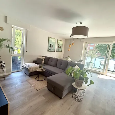 Wilhelmines Hafenliebe Am Park Mit Balkon, Netflix, & Privatparkplatz