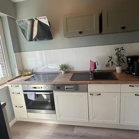Wilhelmines Hafenliebe Am Park Mit Balkon, Netflix, & Privatparkplatz Wilhelmshaven