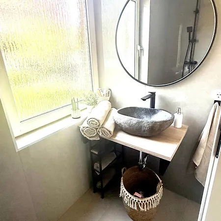Wilhelmines Hafenliebe Am Park Mit Balkon, Netflix, & Privatparkplatz