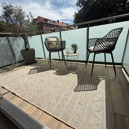 Wilhelmines Hafenliebe Am Park Mit Balkon, Netflix, & Privatparkplatz