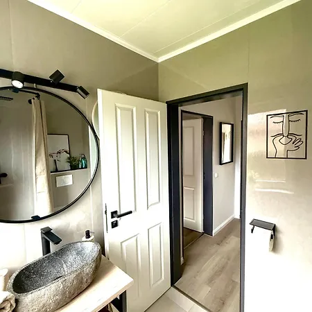 Wilhelmines Hafenliebe Am Park Mit Balkon, Netflix, & Privatparkplatz Appartamento