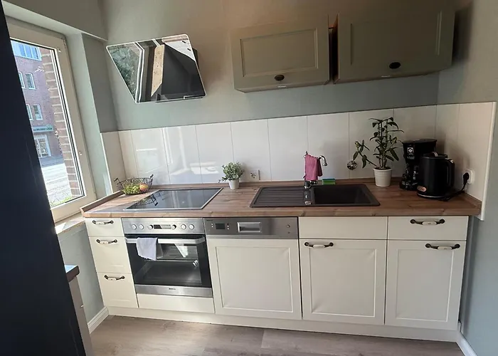 Wilhelmines Hafenliebe Am Park Mit Balkon, Netflix, & Privatparkplatz Wilhelmshaven